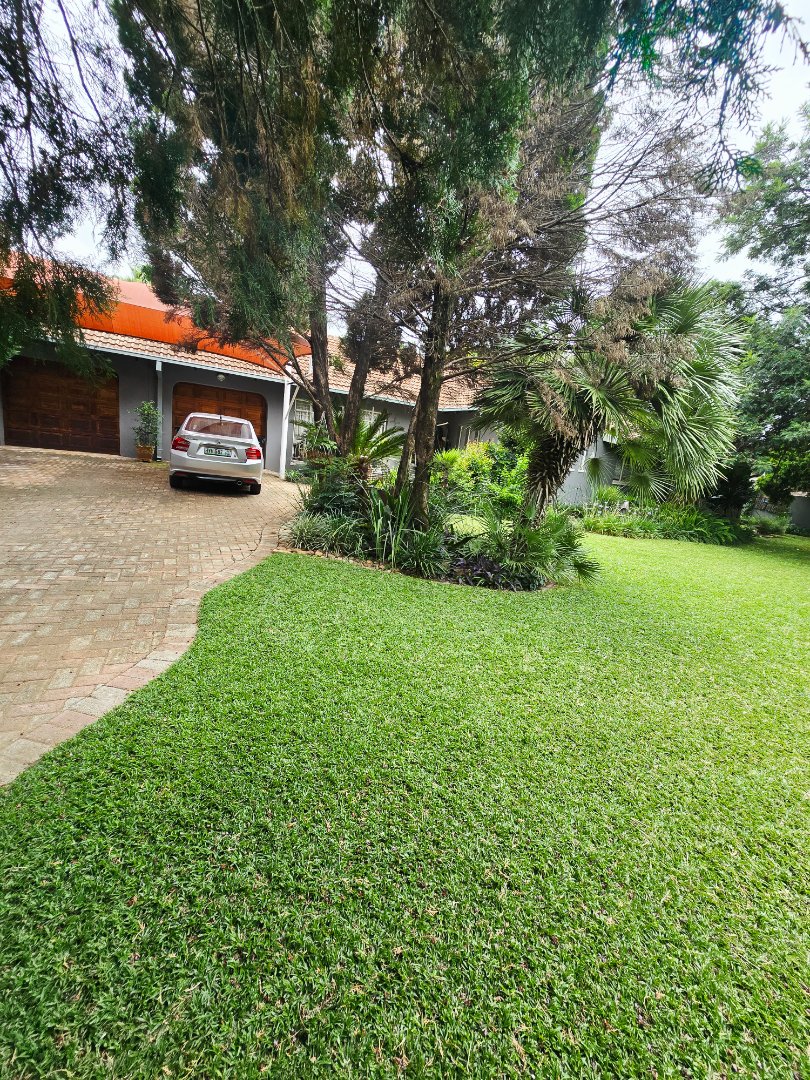 5 Bedroom Property for Sale in La Hoff North West